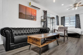 Lovely 1 Bedroom Studio in Quiet Neighborhood